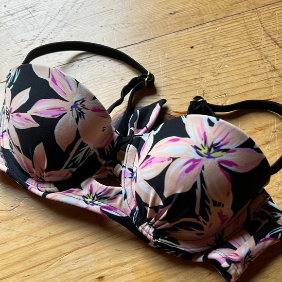 💚 3 for $15 💚 - Xhilaration Floral Swim Top Women size XS - Picture 8 of 16